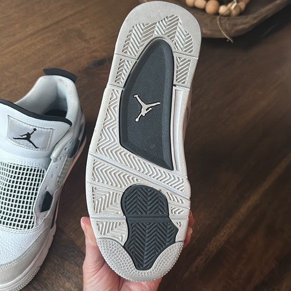 Air Jordan 4 Retro (GS) - Picture 11 of 15